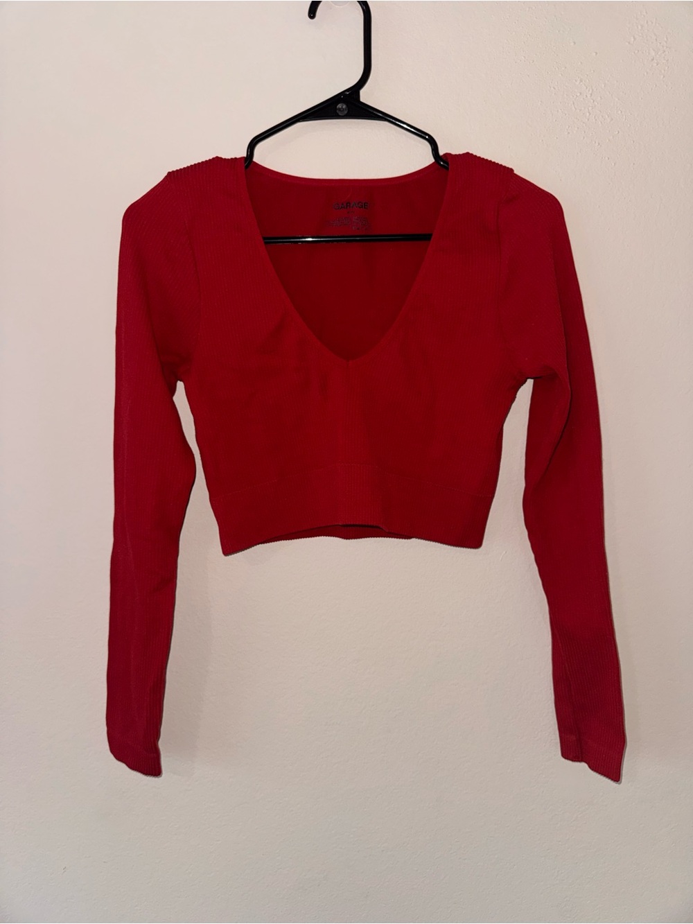 Women’s Red Ribbed V-Neck Long Sleeve Crop Top